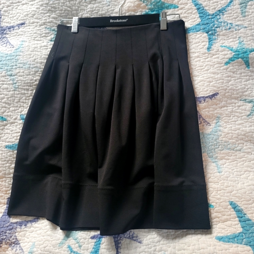Pleated black skirt